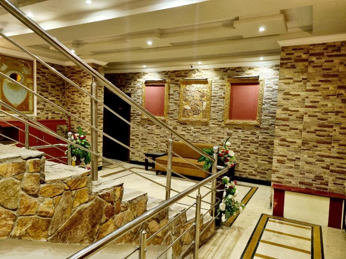 Triple One Hotel Abbotábád Kültér fotó