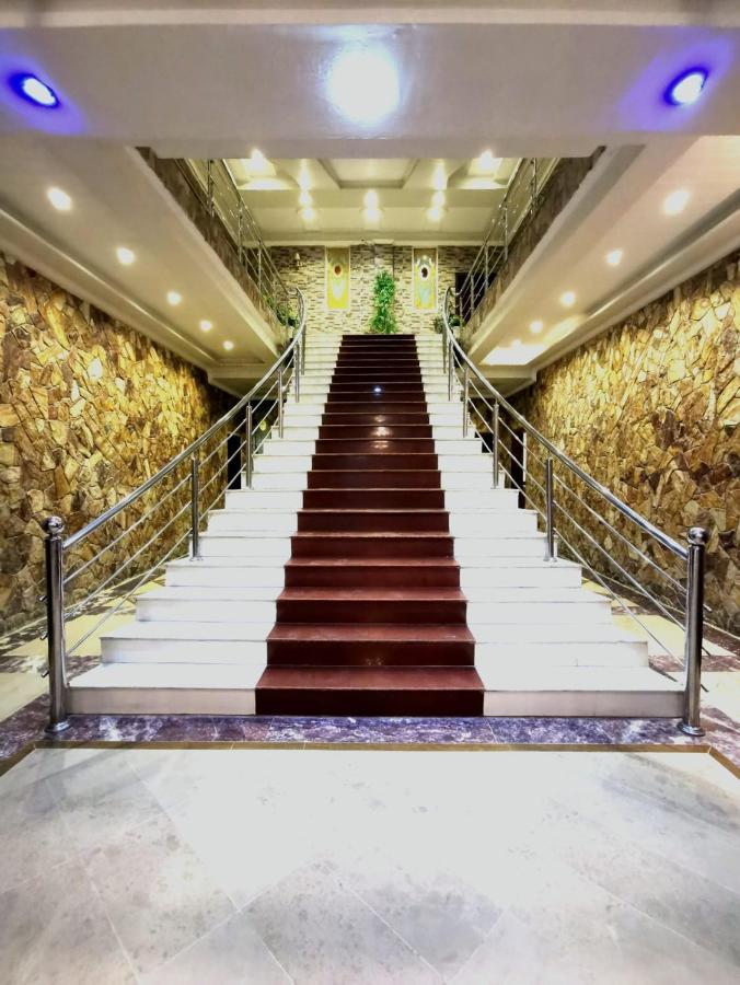 Triple One Hotel Abbotábád Kültér fotó